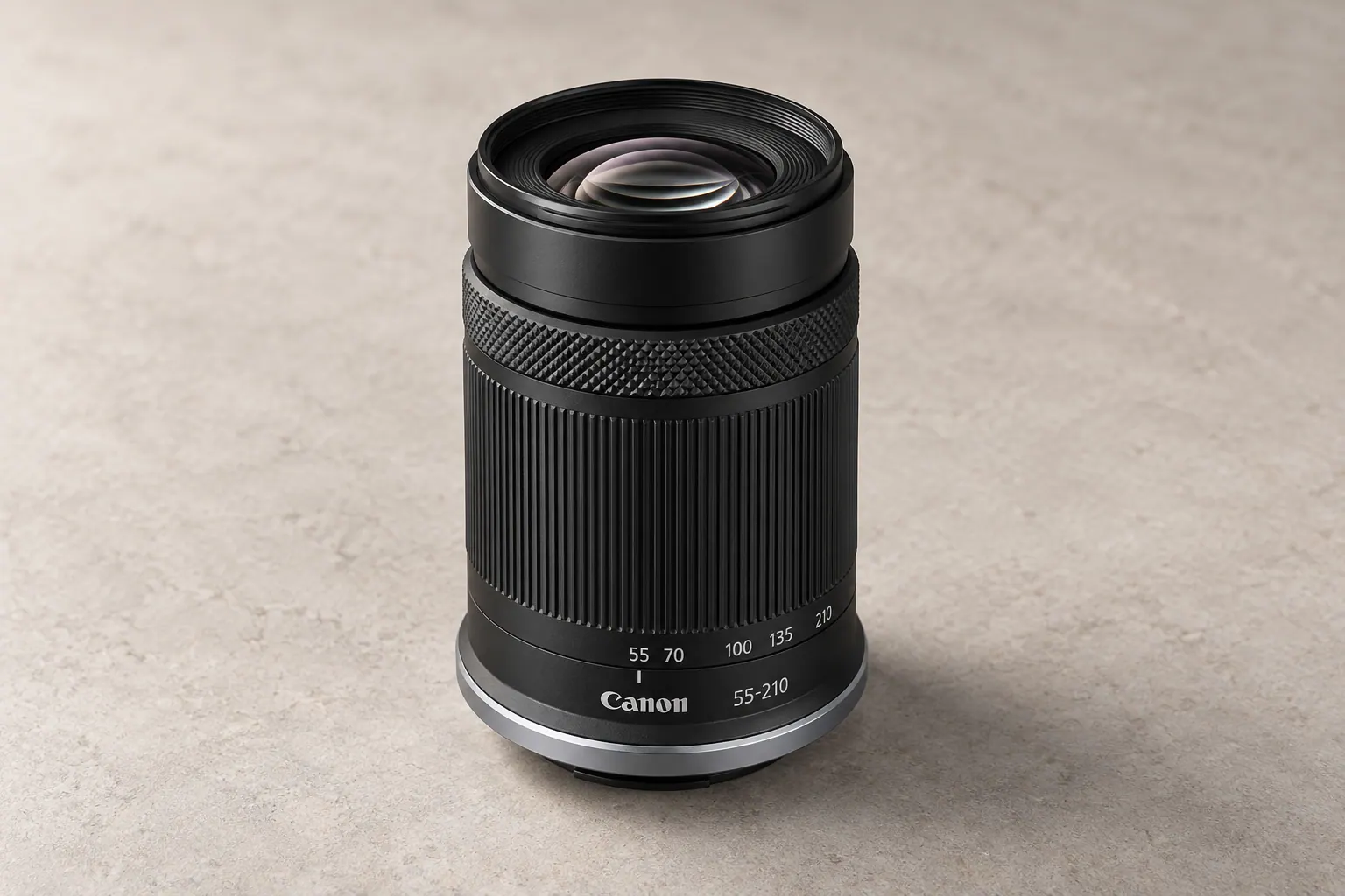 RF-S55-210mmの公式外観を参考に生成した黒色の望遠ズームレンズ